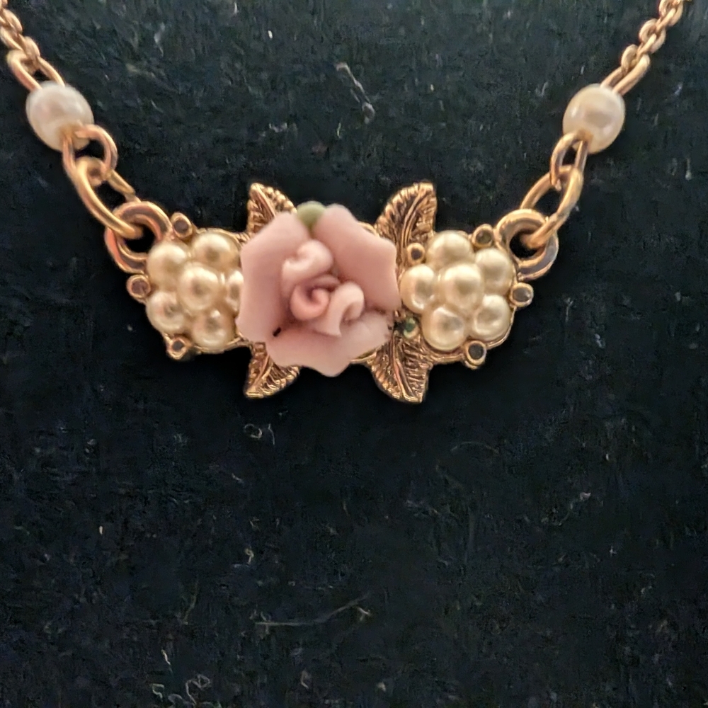 Vintage 1928 Center Rose/Multi Faux Pearl Necklace